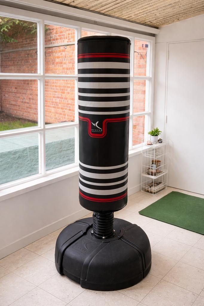 Staande bokszak van Domyos (Decathlon) — boksmachine, Sport en Fitness, Boksen, Zo goed als nieuw, Ophalen