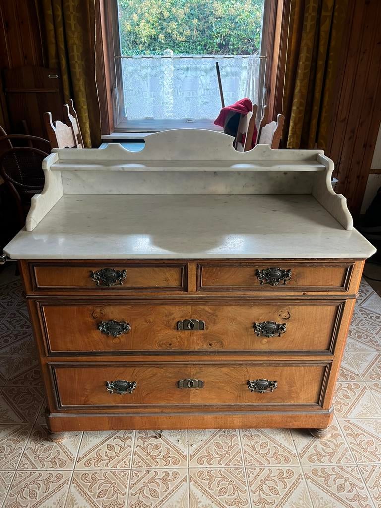 Commode en bois et marbre, Enlèvement, Utilisé