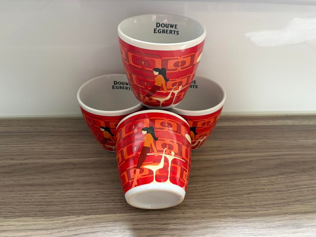 4 Koffie tassen Douwe Egberts, Ophalen