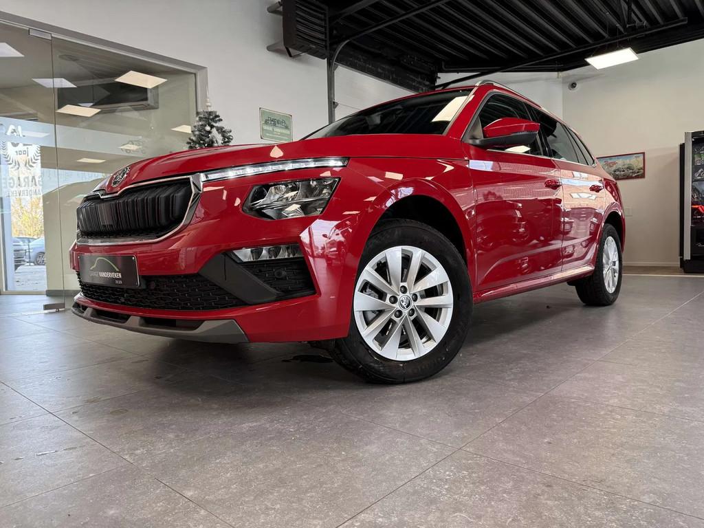 Skoda Kamiq Kamiq 1.0 TSI Selection, Rouge, Phares entièrement LED, Achat, https://public.car-pass.be/vhr/c8e07494-e968-4a05-9973-0c1e913f4cd7