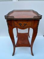 Franse bijzettafel in Louis XV-stijl, Enlèvement