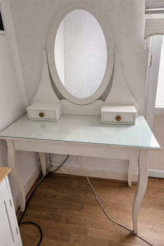 IKEA HEMNES kaptafel met spiegel — wit, Huis en Inrichting, Tafels | Kaptafels, Gebruikt, Hout, Ophalen