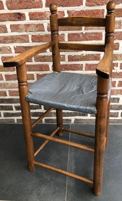 GRATIS - hoge rieten kinderstoel - GRATIS, Kinderen en Baby's, Kinderstoelen, Gebruikt, Overige typen, Aanschuifbaar, Ophalen