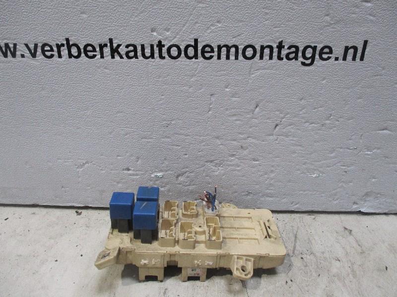 BOITIER FUSIBLES Toyota Celica (T20) (82641-14050), Autos : Pièces & Accessoires, Utilisé, Toyota