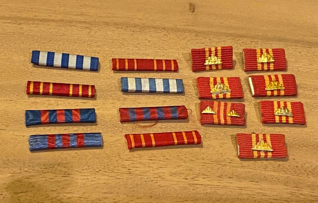 Lot insignes, Ophalen of Verzenden