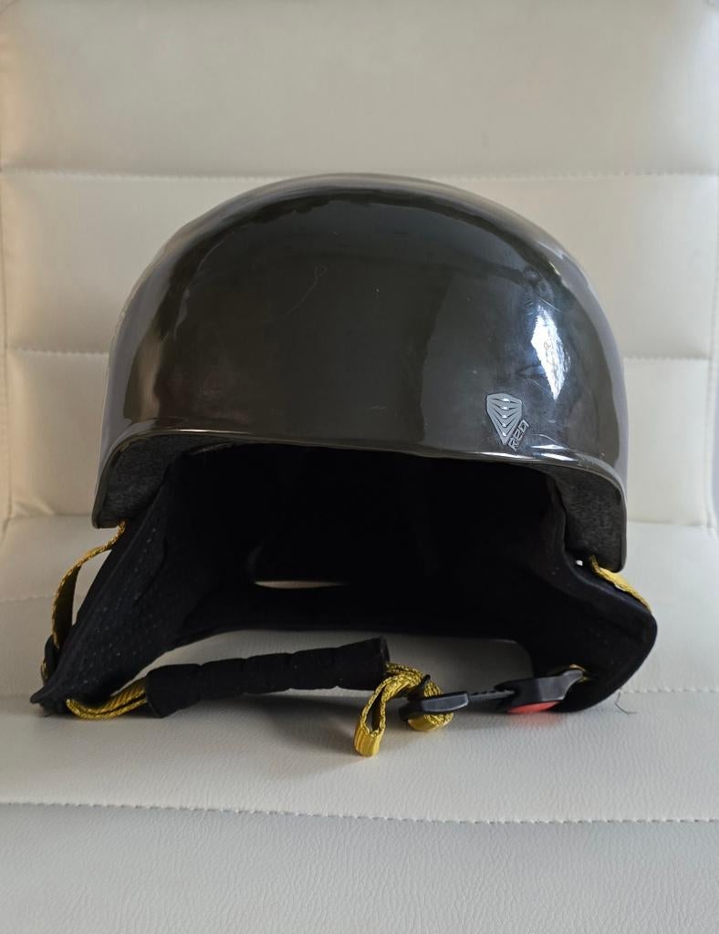 Beau casque de ski/casque de snowboard à vendre., Sports & Fitness, Snowboard, Enlèvement ou Envoi, Neuf, Casque ou Protection