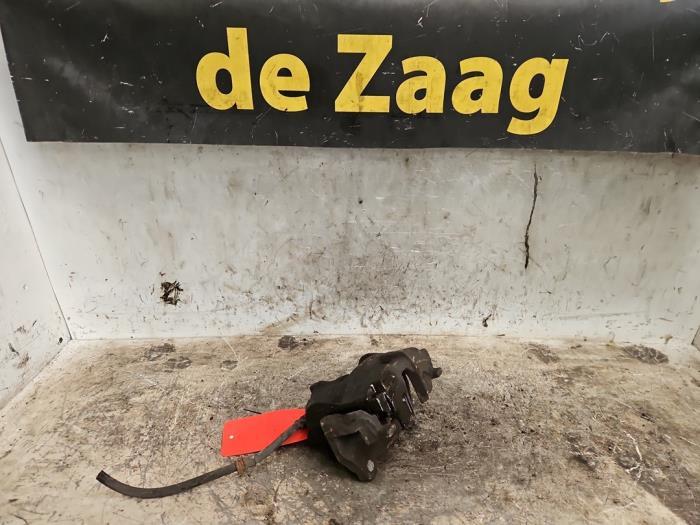 Remklauw (Tang) links-voor van een Saab 9-3, Auto-onderdelen, Gebruikt, -, -, Ophalen of Verzenden