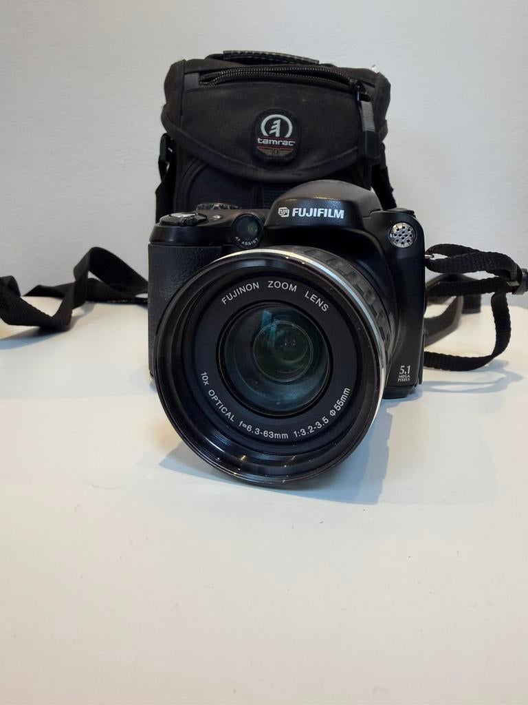 Fujifilm FinePix S5600 Digital Camera with Tamrac Case, TV, Hi-fi & Vidéo, Appareils photo analogiques, Enlèvement ou Envoi, Utilisé