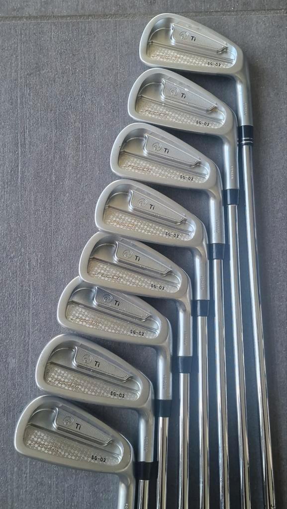 Clubs Scott Golf SG-02 Ti (8 clubs : 3-PW), for, Sports & Fitness, Golf, Enlèvement ou Envoi