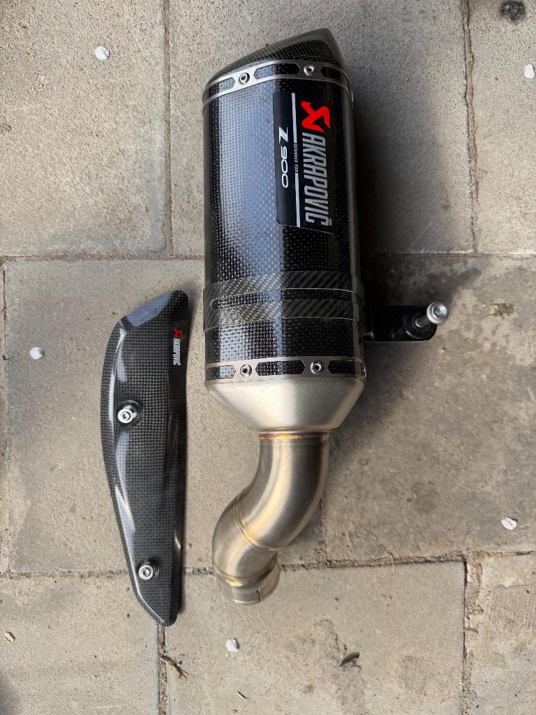 Akrapovic slip on Z900 2025 (euro 5+), Ophalen, Gebruikt