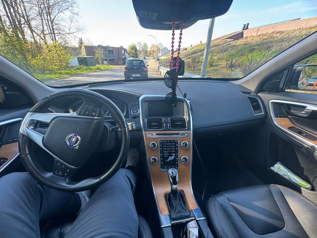 Volvo XC60 D4 Summum (2017), Auto's, Volvo, 1800 kg, 4 cilinders, 1969 cc, Bedrijf