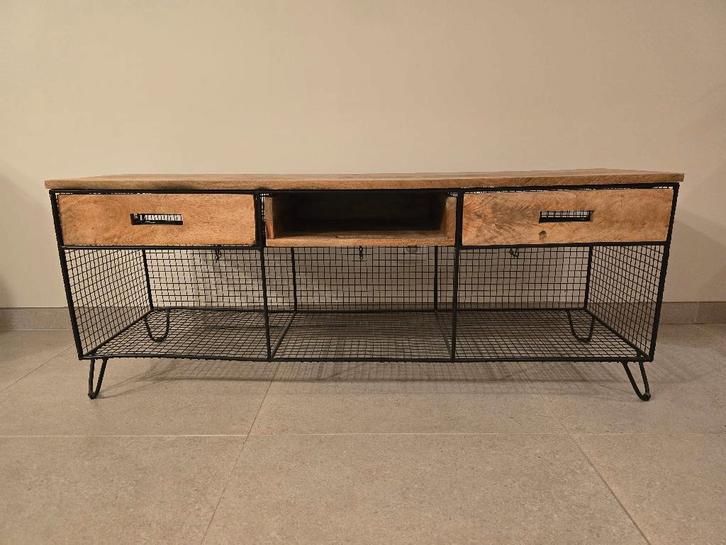 Kave home - TV meubel in massief mangohout en staal, Huis en Inrichting, Kasten |Televisiemeubels, Zo goed als nieuw, Minder dan 100 cm