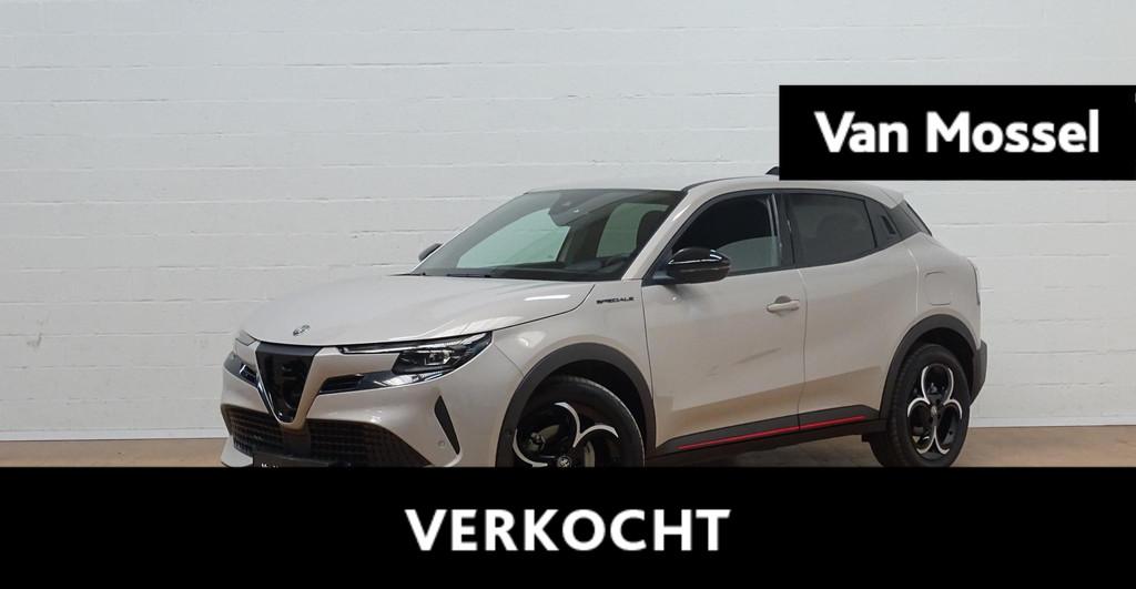 Alfa Romeo Junior 1.2 Hybrid 145 eDCT6 Ibrida Speciale, Autos, Alfa Romeo, 1305 kg, Achat, Entreprise, 109 g/km