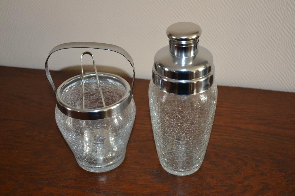 shaker met ijsemmer, Ophalen