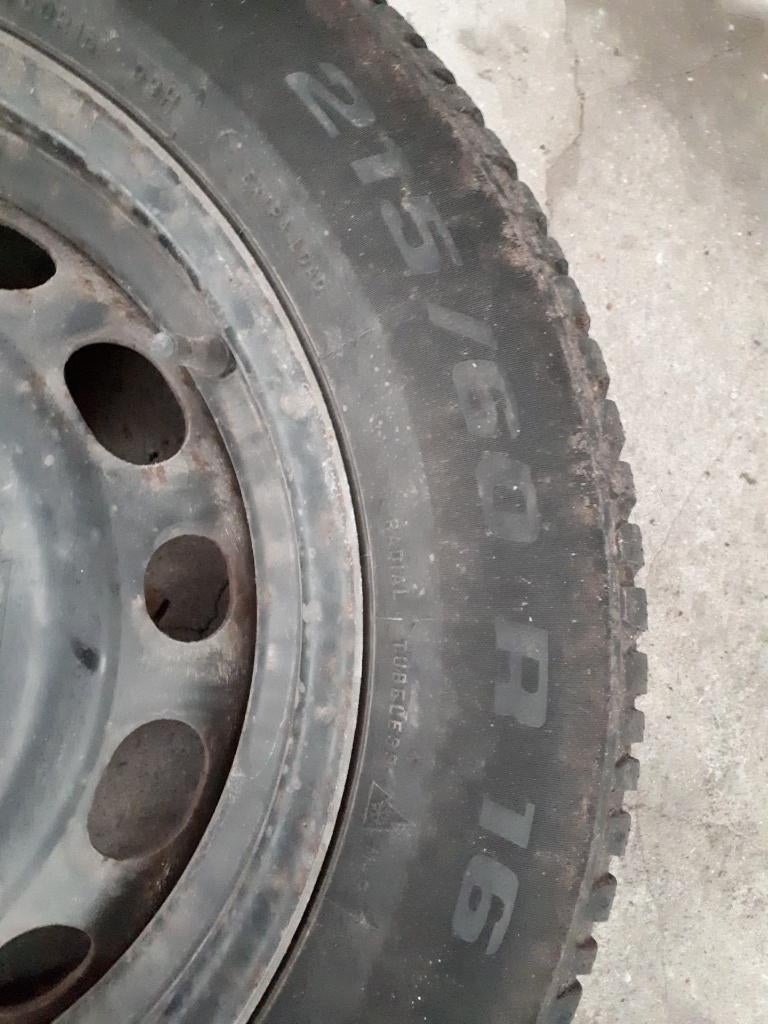 pneus a vendre, Autos : Pièces & Accessoires, Pneus hiver, Enlèvement ou Envoi, Autre, Pneu(s)