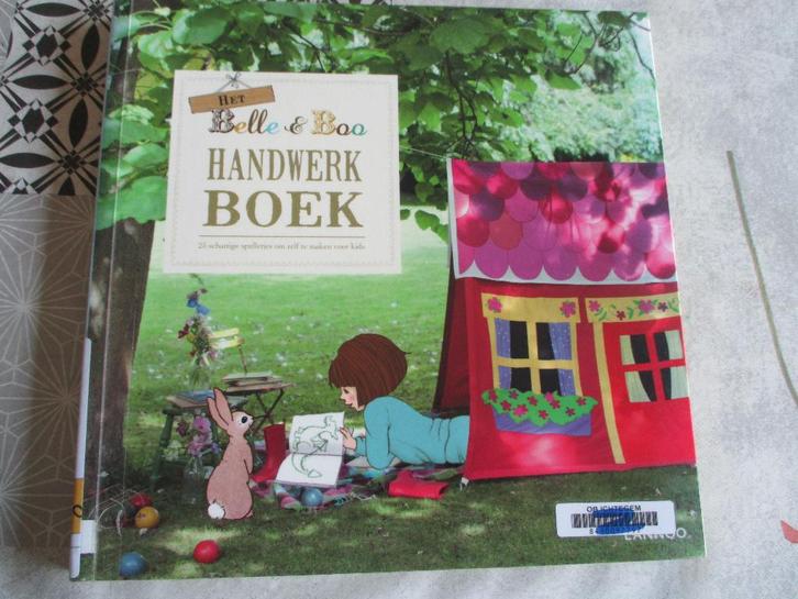 boek belle en boo handwerk, Livres, Loisirs & Temps libre, Comme neuf, Tricot et Crochet, Enlèvement ou Envoi
