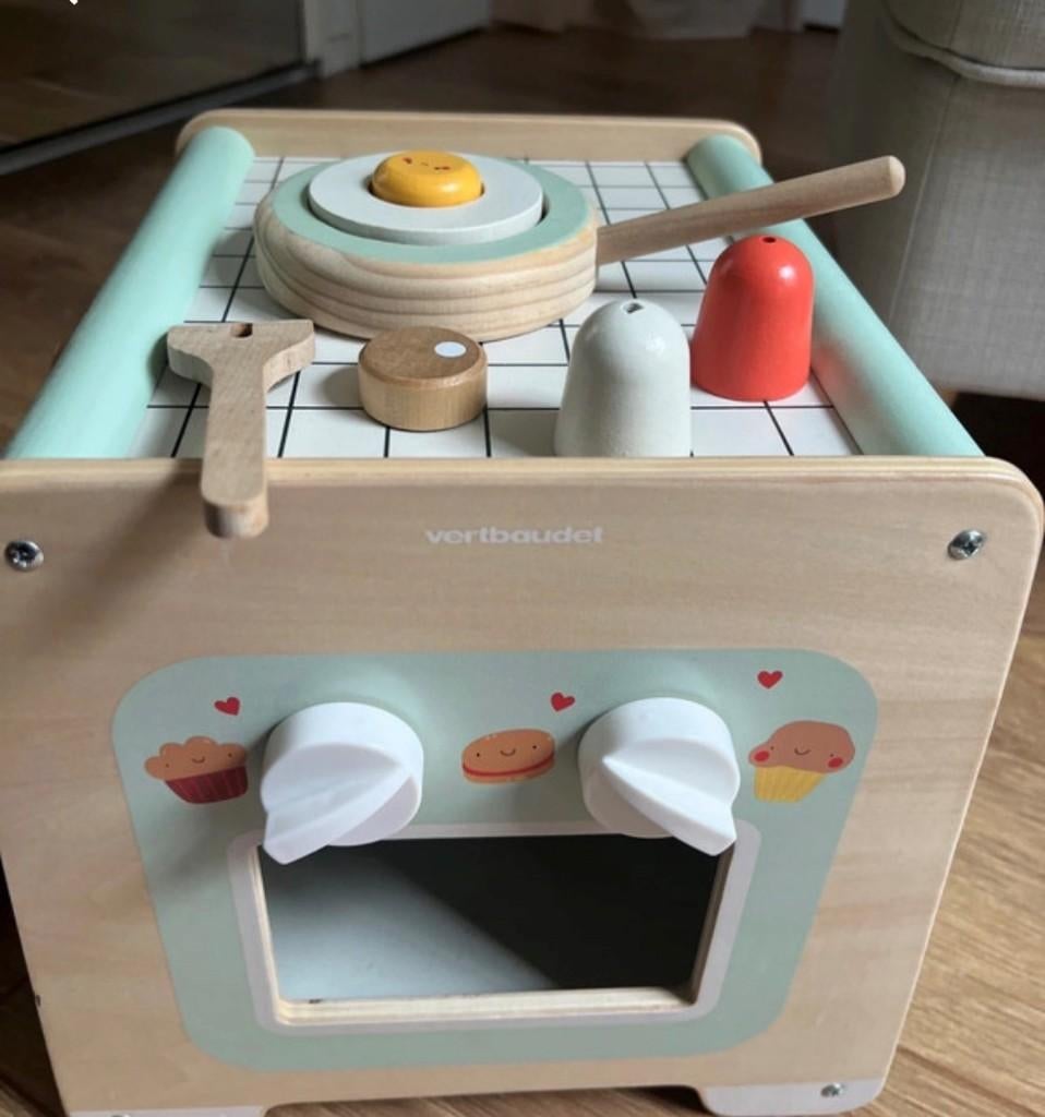 Cube d'activités cuisine Vertbaudet, Kinderen en Baby's, Speelgoed | Houten speelgoed, Zo goed als nieuw, Meubelstuk of Keukentje