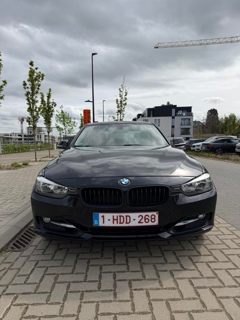 Te koop BMW 318d bj 2015 F30, Auto's, Achterwielaandrijving, Zwart, Zwart, Leder