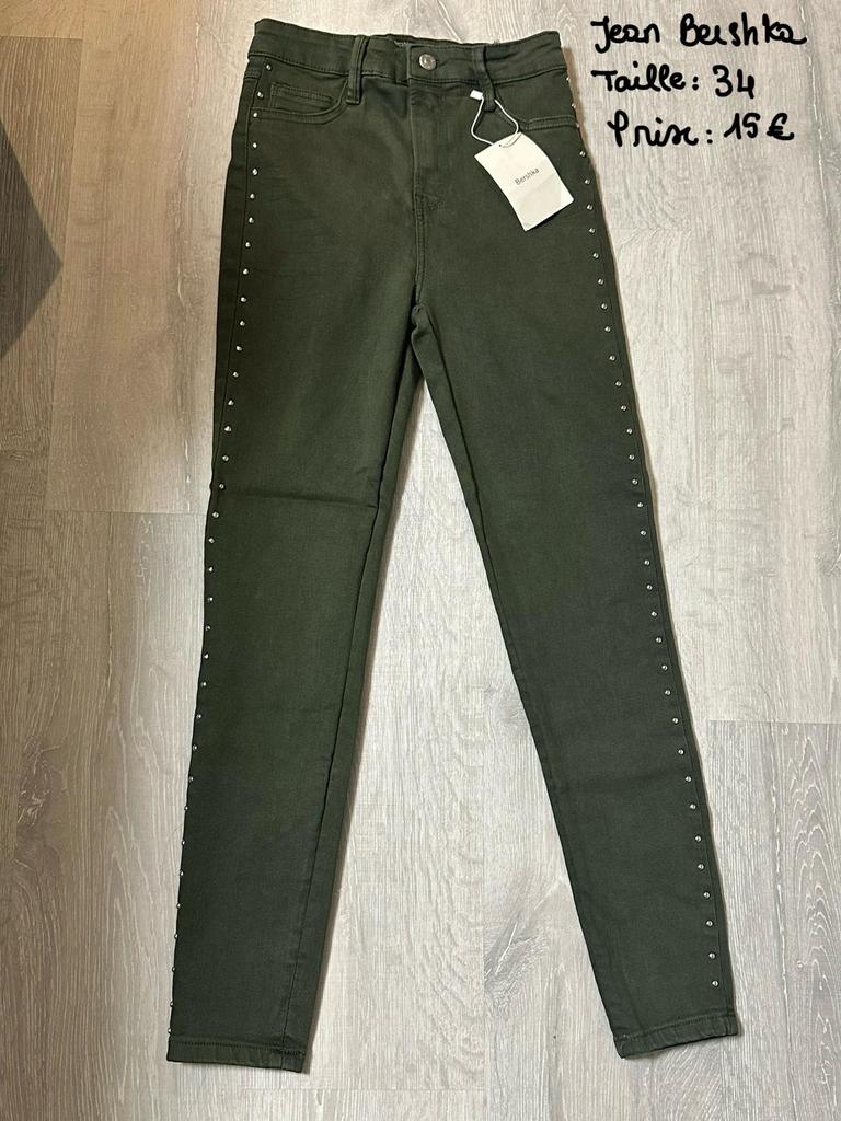 Jean bershka vert taille 34, Kleding | Dames, Broeken en Pantalons, Ophalen of Verzenden, Zo goed als nieuw, Groen