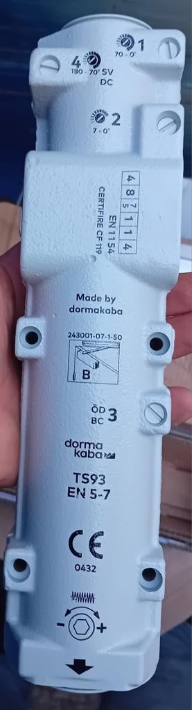 Ferme-porte professionnel à vendre (dormakaba TS93)