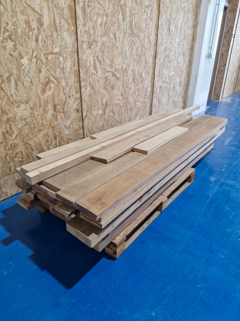 Lot massief beukenhout, Ophalen