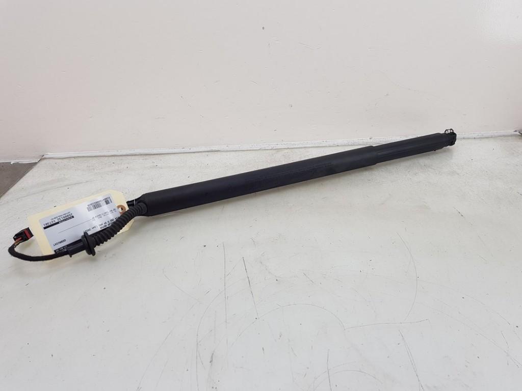 MOTEUR DE HAYON Kia Ceed Sportswagon (CDF) (01-2018/12-2020), Utilisé, Kia, Haillon arrière