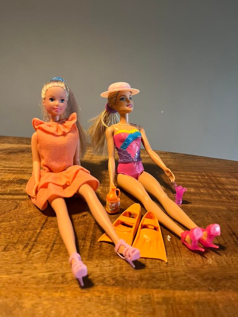 Leuk duo met extra zwemvliezen, hoedje en schoentjes, Ophalen, Gebruikt, Barbie
