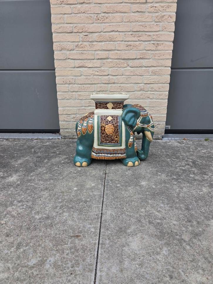 Grote keramische olifant – waxinelichthouder / wierookhouder, Antiek en Kunst, Antiek | Keramiek en Aardewerk, Ophalen of Verzenden