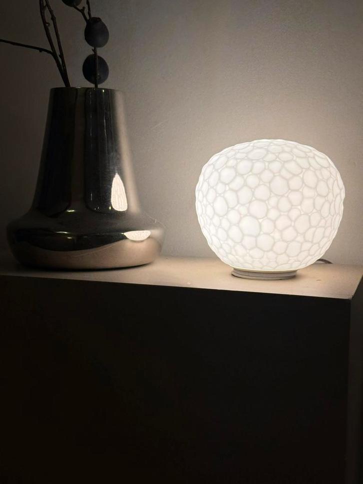 Lampe Artemide Meteorite 15  excellent état, Maison & Meubles, Lampes | Lampes de table, Comme neuf, Verre, Enlèvement ou Envoi