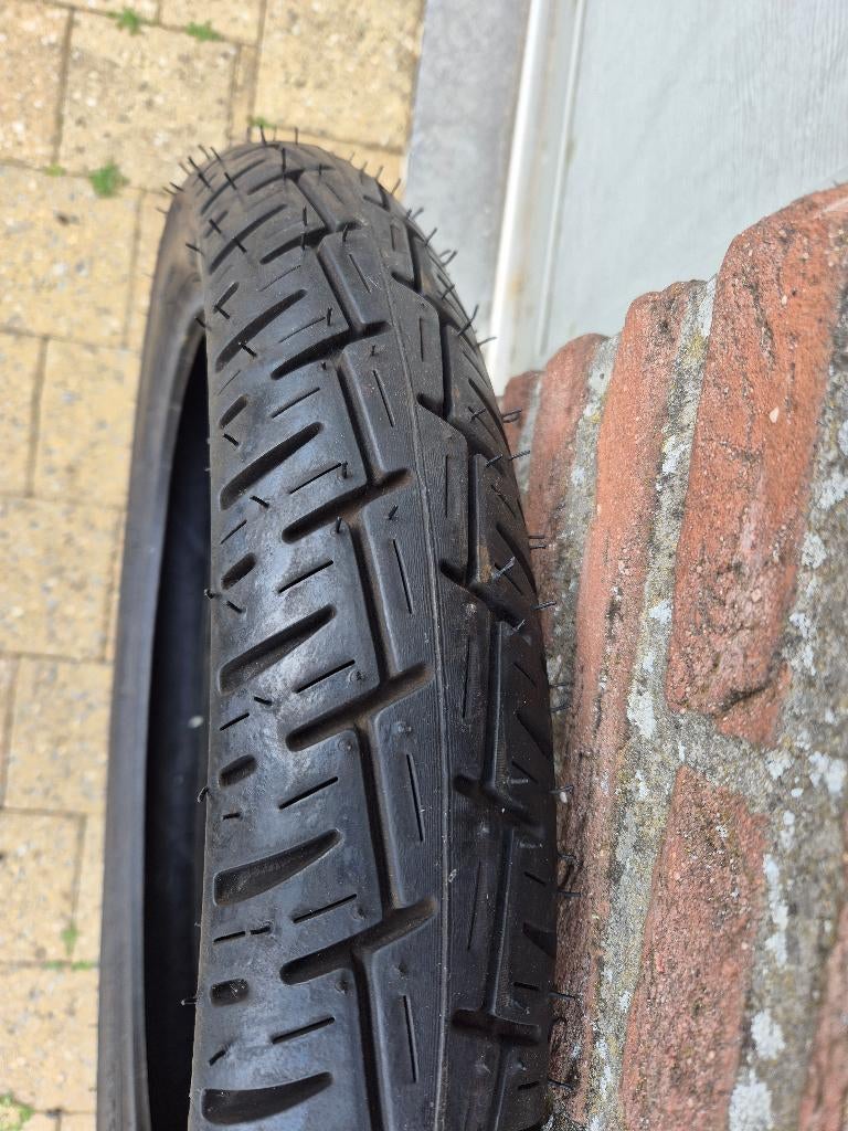 pneu de moto 90-90-18, Enlèvement ou Envoi, Neuf