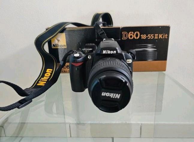 Appareil photo reflex numérique NIKON D60 + objectif 18 - 55, Audio, Tv en Foto, Fotocamera's Digitaal, Gebruikt, Spiegelreflex