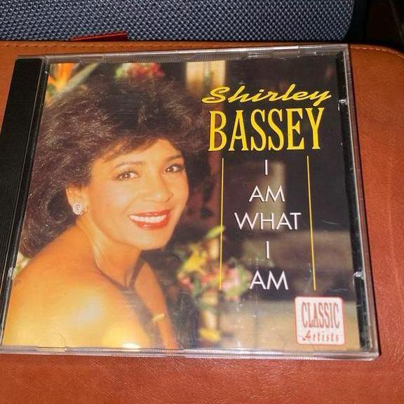 ALS NIEUW CD SHIRLEY BASSEY/ I AM WHAT I AM !, Ophalen of Verzenden, Zo goed als nieuw