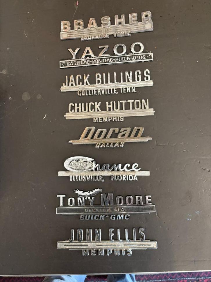 Autodealer emblemen., Antiek en Kunst, Curiosa en Brocante, Ophalen of Verzenden