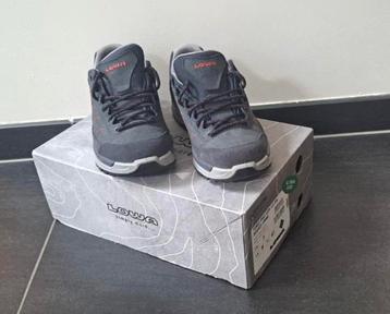 Lowa wandelschoenen  beschikbaar voor biedingen
