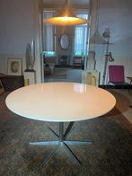 Design classic A825 eettafel Arne Jacobsen / Frits Hansen, 100 tot 150 cm, 100 tot 150 cm, Rond, Gebruikt