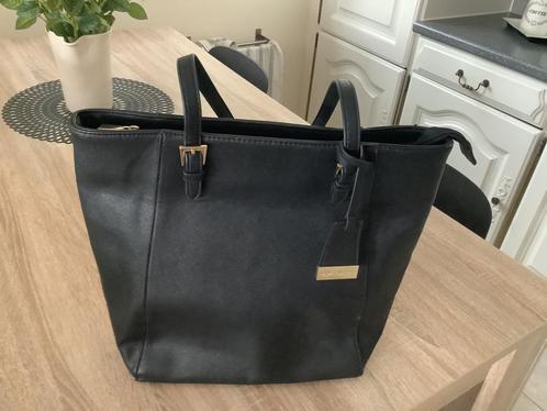 Handtas kleur zwart, Handtassen en Accessoires, Tassen | Damestassen, Zo goed als nieuw, Handtas, Zwart, Ophalen