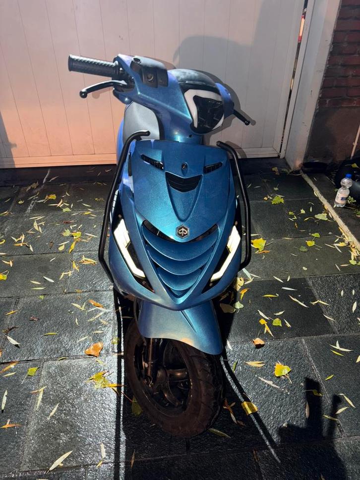 Piaggio zip 2t a klasse, Fietsen en Brommers, Scooters | Piaggio, Zo goed als nieuw, Zip, Klasse A (25 km/u), Benzine, Ophalen
