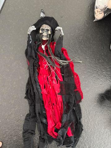 Halloween versiering in goede staat ! beschikbaar voor biedingen
