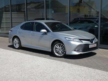 Toyota Camry Hybrid Premium LEDER Zetelverwarming Dodehoek beschikbaar voor biedingen