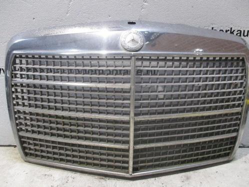 GRILLE Mercedes-Benz / 8 (W115) (01-1968/01-1977), Auto-onderdelen, Carrosserie, Mercedes-Benz, Gebruikt