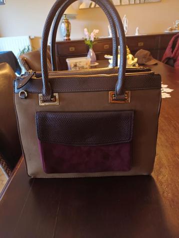 Volledig nieuwe lederen handtas   l beschikbaar voor biedingen