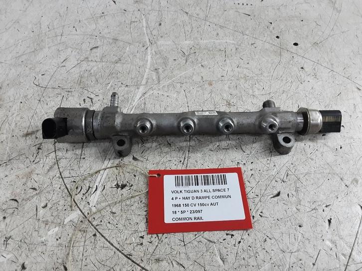 RAMPE D'INJECTION Tiguan Allspace (BW2) (04L089G), Autos : Pièces & Accessoires, Systèmes à carburant, Volkswagen, Utilisé