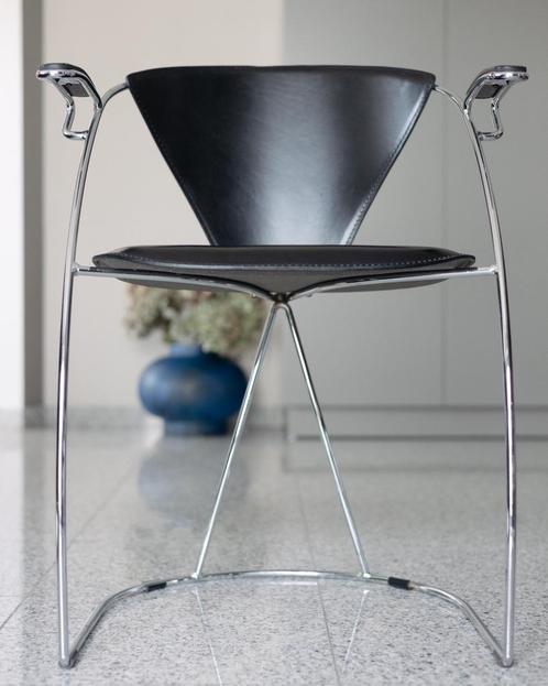 6 eetkamerstoelen, merk Arrben, 2 st met armleuningen, Huis en Inrichting, Stoelen, Zo goed als nieuw, Zwart, Ophalen