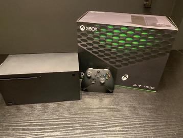 Disque Xbox Series X 1 To + manette + boîtier disponible aux enchères