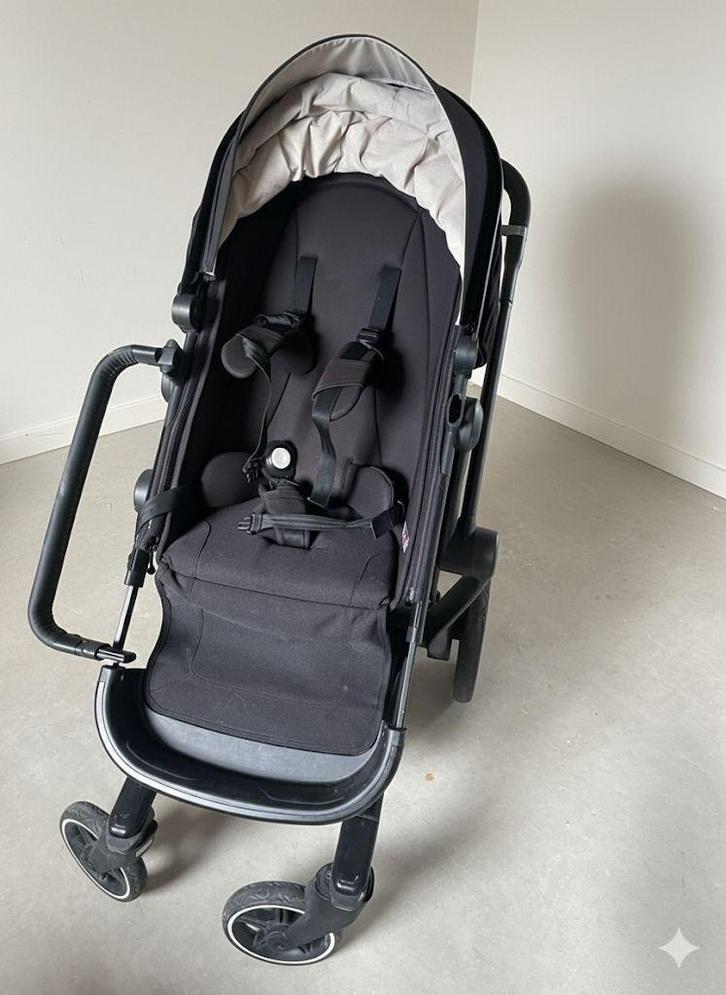 Joolz Day+ buggy (2021) – zwart inclusief accessoires, Kinderen en Baby's, Buggy's, Zo goed als nieuw, Overige merken, Regenhoes