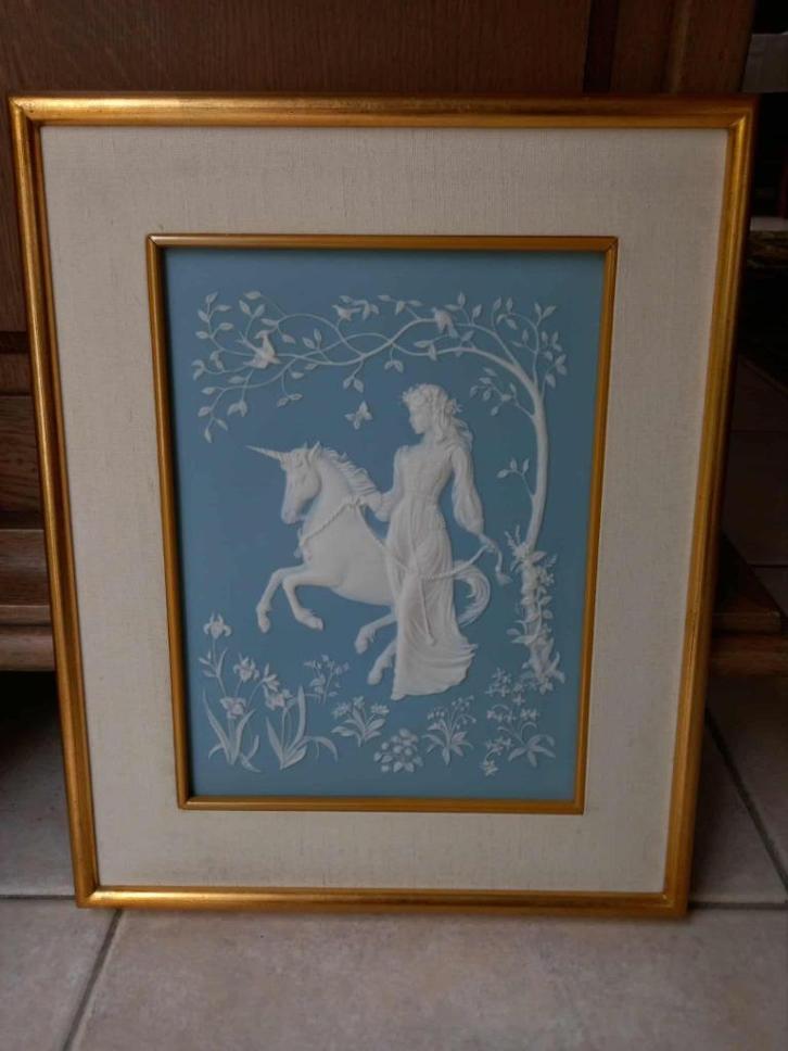 Cadre dame à la licorne en porcelaine de Parian, Antiek en Kunst, Antiek | Porselein, Ophalen of Verzenden