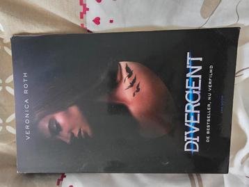 Veronica Roth - Divergent beschikbaar voor biedingen