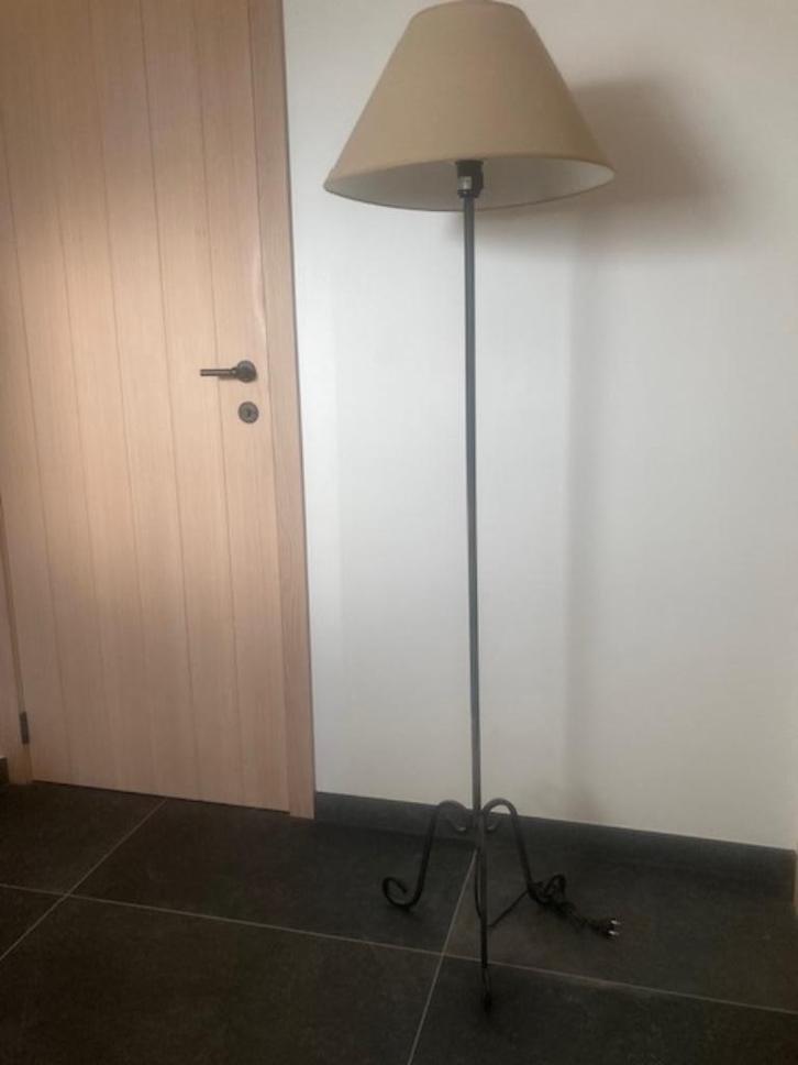 mooie kwilitatieve stalamp landelijk 160 cm smeedijzer, Huis en Inrichting, Lampen | Vloerlampen, Zo goed als nieuw, 150 tot 200 cm