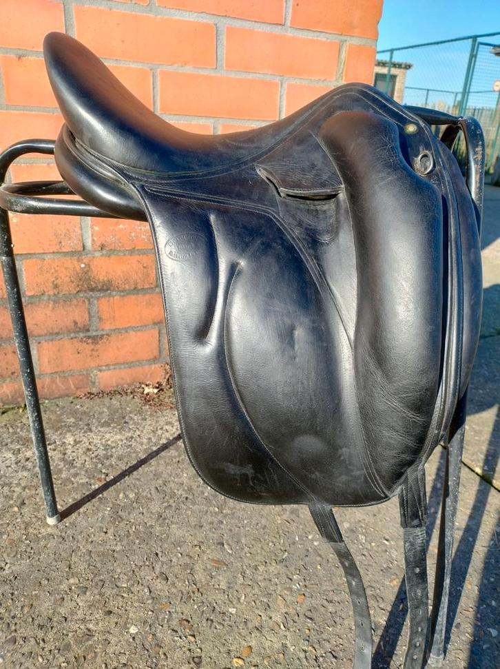 Devoucoux mendia 17 pouces, Animaux & Accessoires, Chevaux & Poneys | Brides & Harnachement, Comme neuf, Dressage, Enlèvement ou Envoi