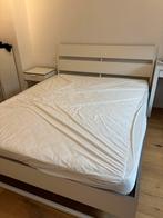Trysil bed 160 cm met lattenbodems en nachtkastjes (2x), Ophalen, Gebruikt, Wit, Tweepersoons